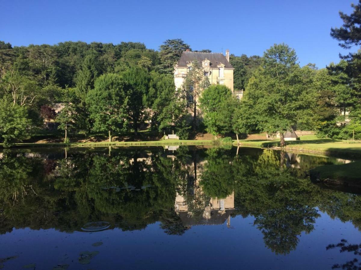 Gite Familial Chateau La Roche Racan Saint-Paterne-Racan Esterno foto